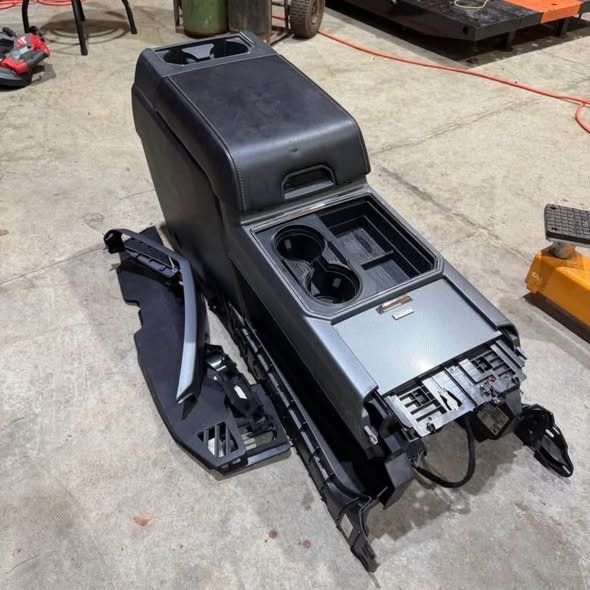 2017–2022 FORD SUPER DUTY CENTER CONSOLE